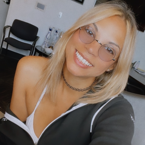 Meet your Posher, Burgandy - Picture 5 of 5